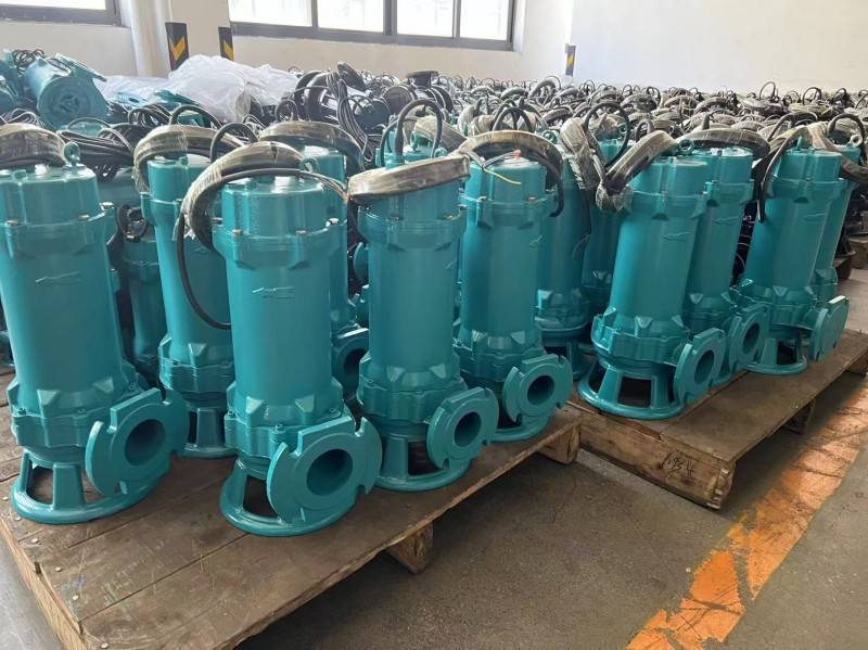 Non-clogging sewage pumps